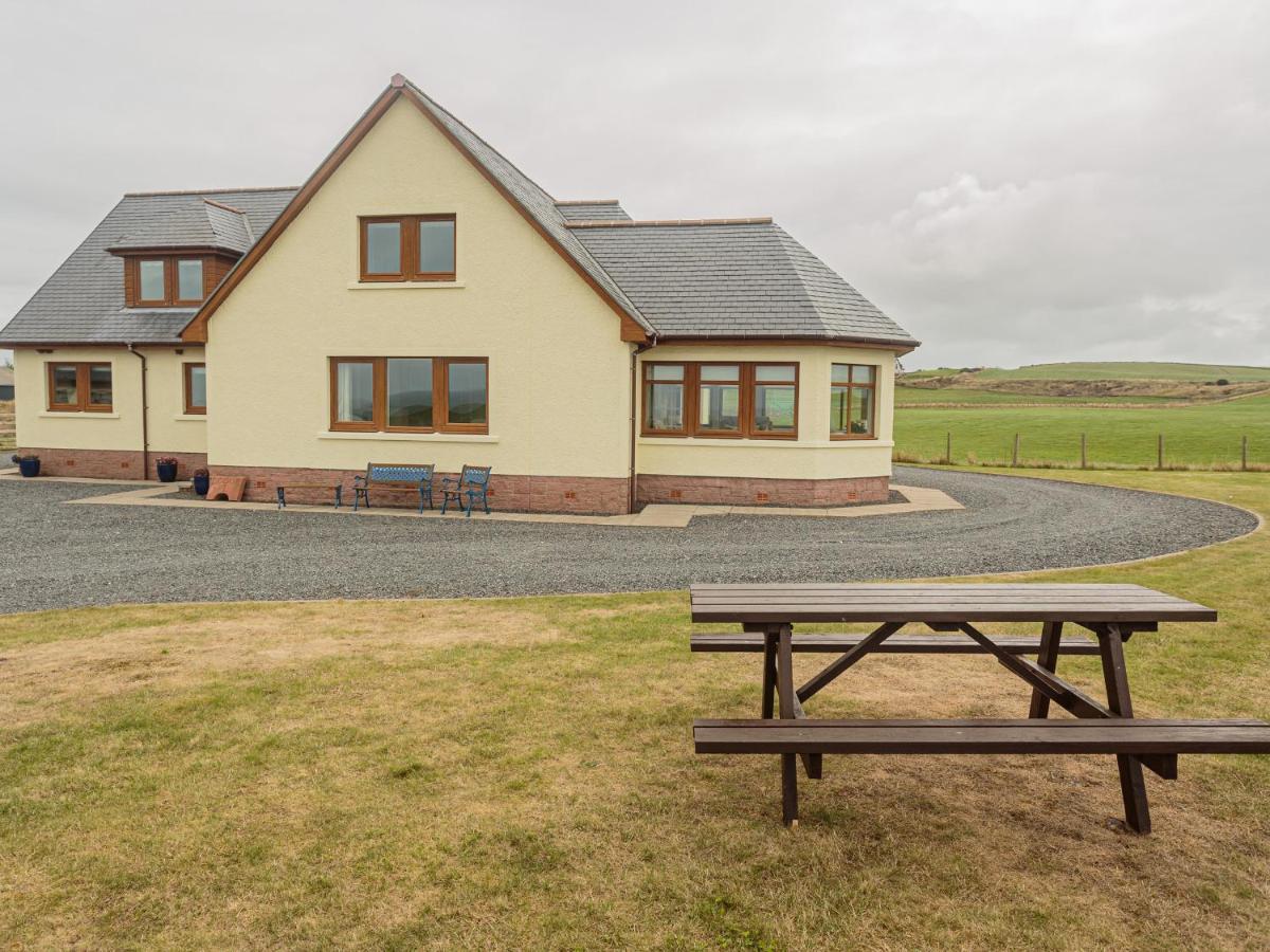 Corsewall Castle Farm Lodges Kirkcolm Esterno foto